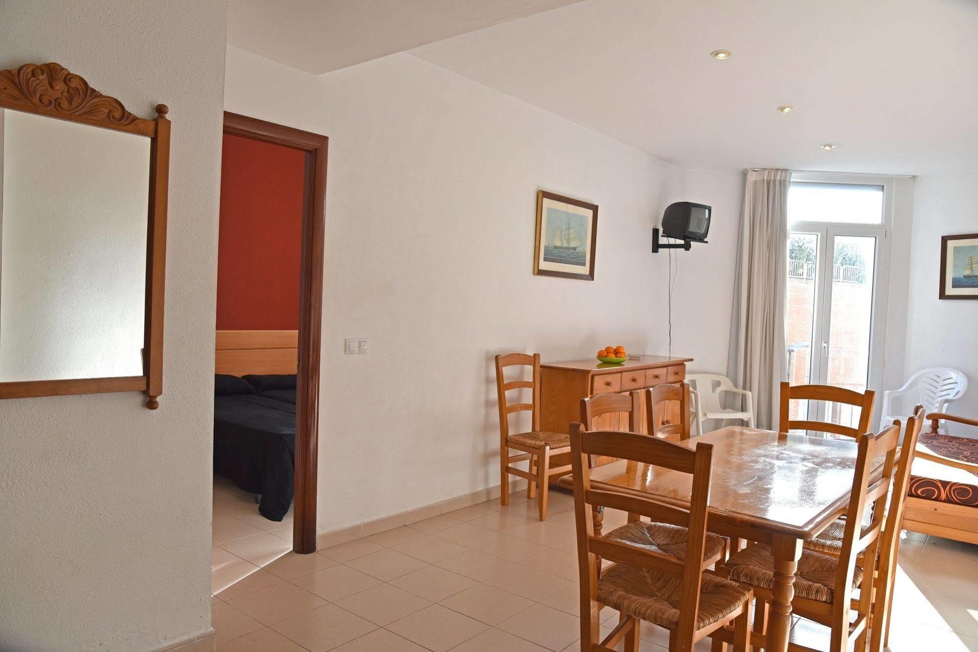 Apartamentos Ar Dosjoimi Lloret de Mar Kültér fotó