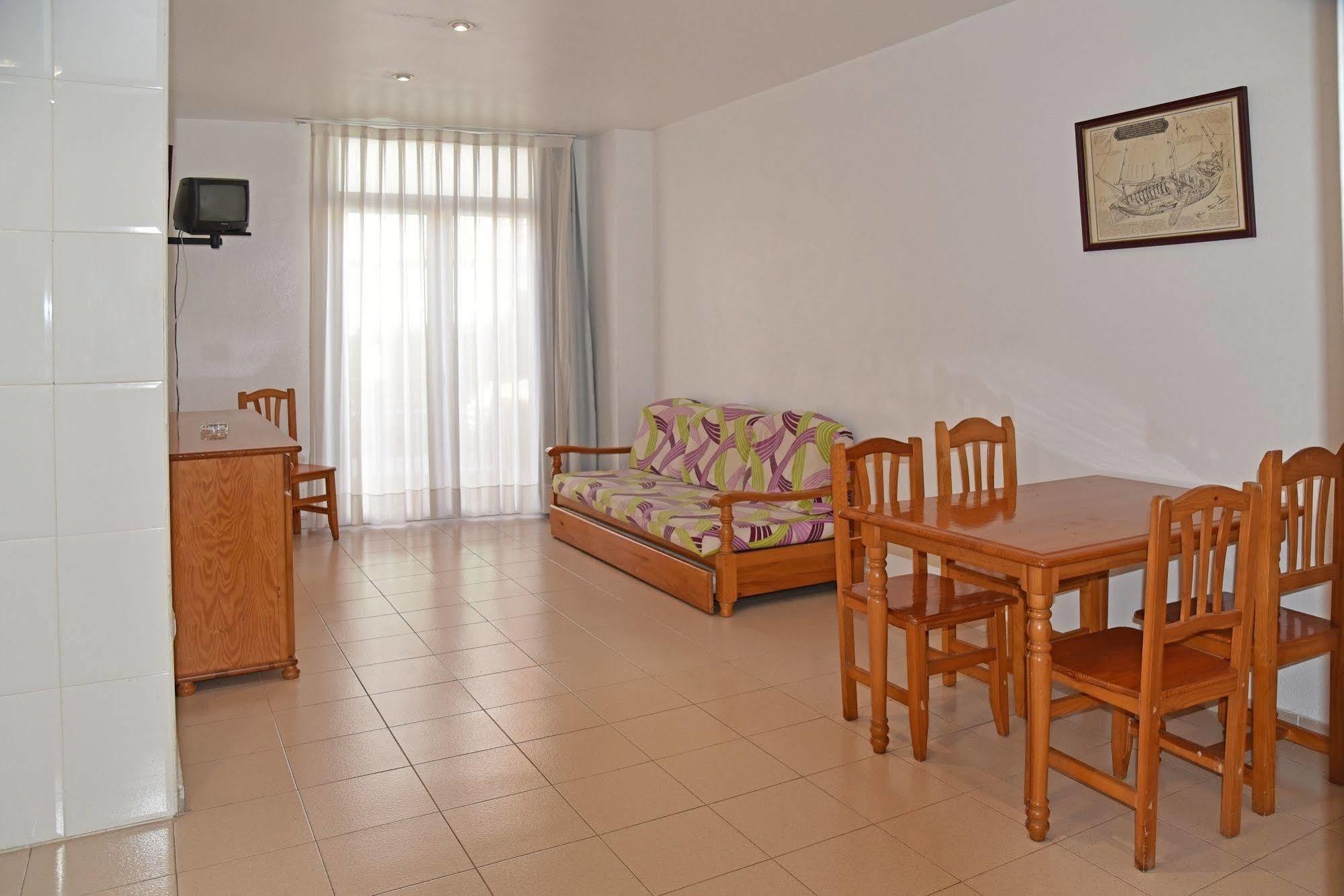 Apartamentos Ar Dosjoimi Lloret de Mar Kültér fotó
